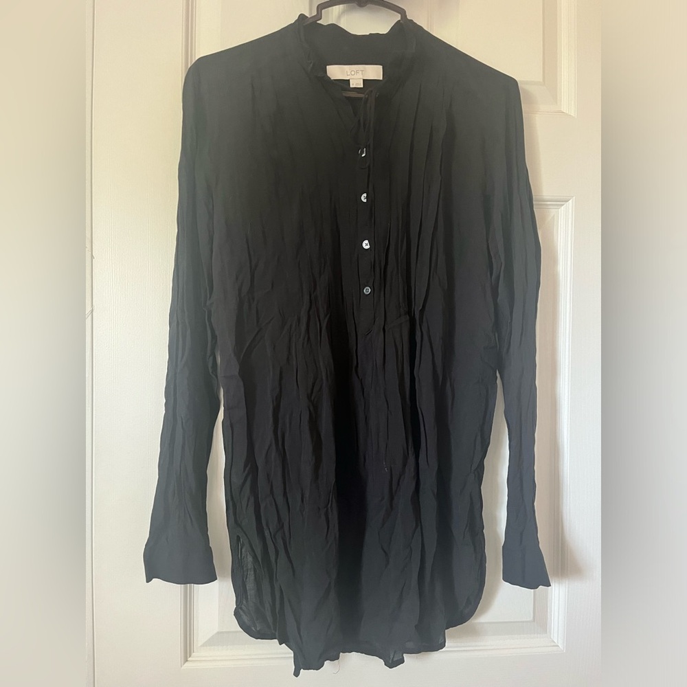 ann taylor LOFT women’s black lightweight long sleeve blouse with side slits